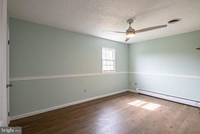 282 ERNST RD, Mohrsville, PA 19541