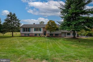 282 ERNST RD, Mohrsville, PA 19541