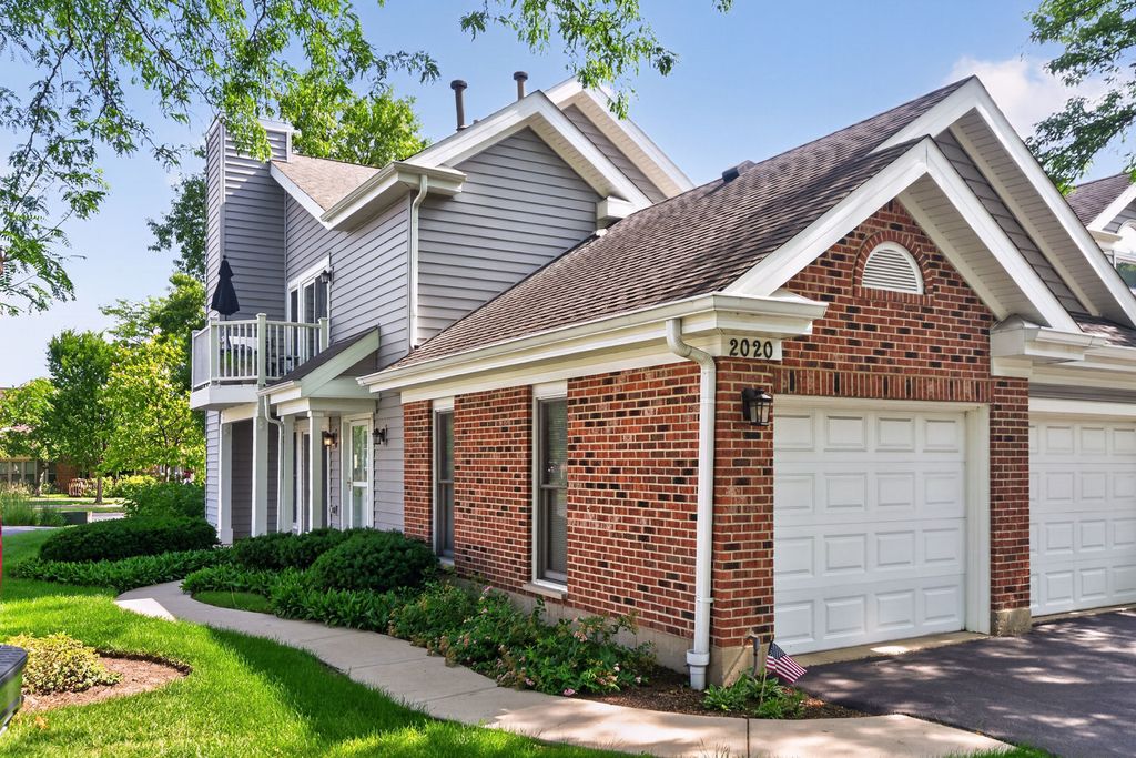 2020 N Stillwater Road 2020, Arlington Heights, IL 60004