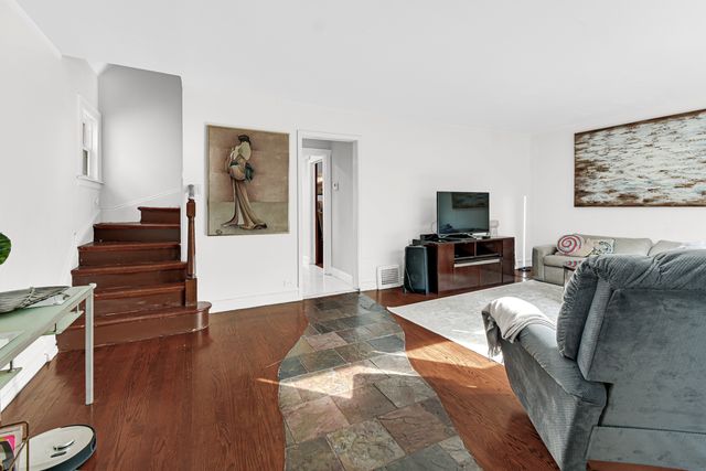 2418 W 83rd Street, Chicago, IL 60652