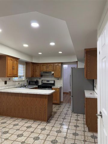 4123 Bieber Drive, Sterling Heights, MI 48310