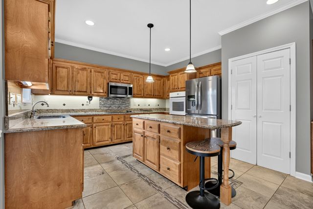 2410 Dunbar Rd, Woodlawn, TN 37191
