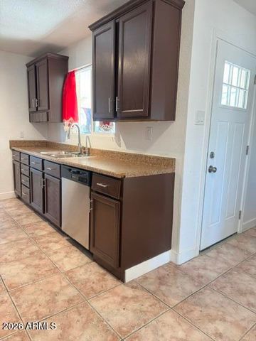748 W DEL RIO Street, Chandler, AZ 85225