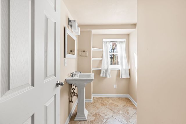 843 Summerly Dr, Nashville, TN 37209