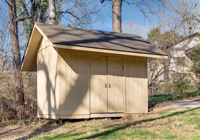 843 Summerly Dr, Nashville, TN 37209