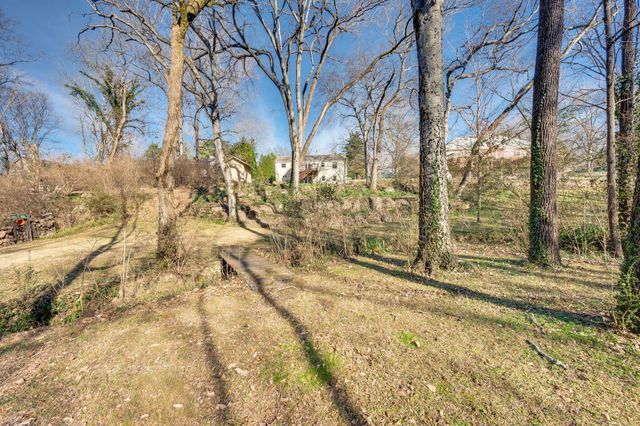 843 Summerly Dr, Nashville, TN 37209