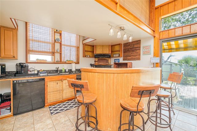 108 N 2nd St, Fulton, TX 78358