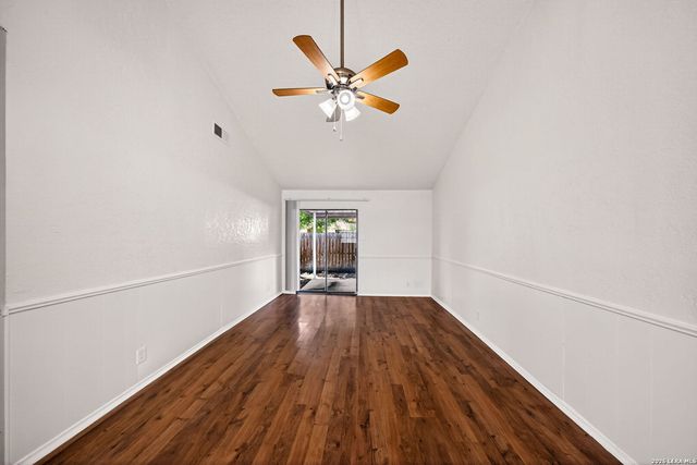 208 BEXAR DR, San Antonio, TX 78228