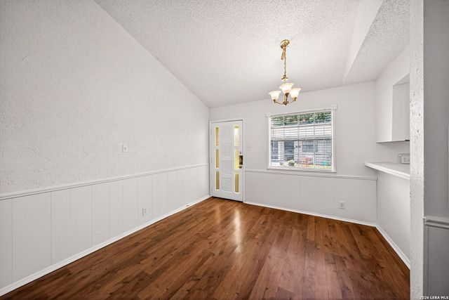 208 BEXAR DR, San Antonio, TX 78228