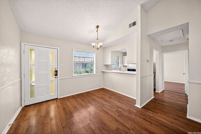 208 BEXAR DR, San Antonio, TX 78228
