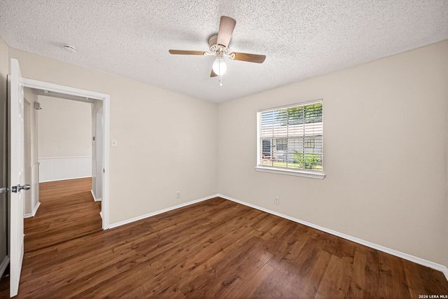 208 BEXAR DR, San Antonio, TX 78228