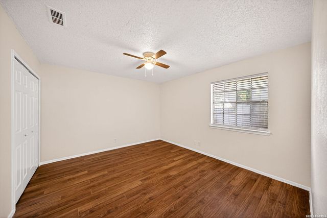 208 BEXAR DR, San Antonio, TX 78228
