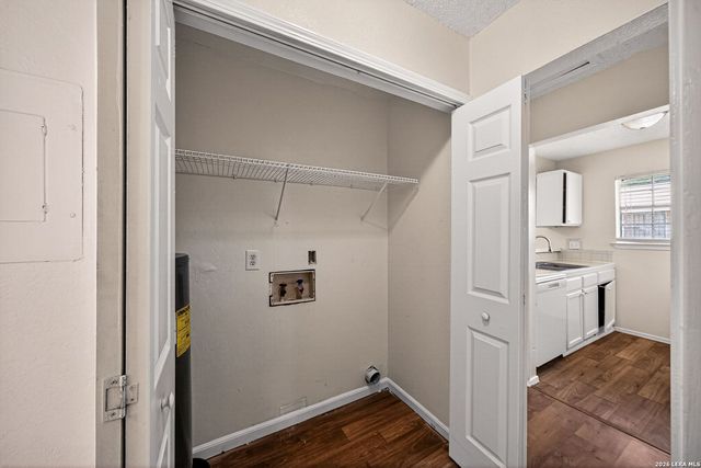 208 BEXAR DR, San Antonio, TX 78228