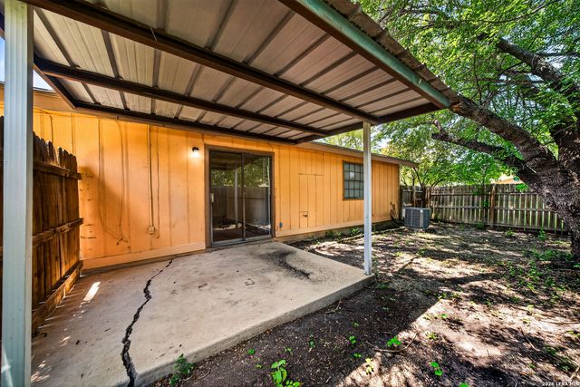 208 BEXAR DR, San Antonio, TX 78228