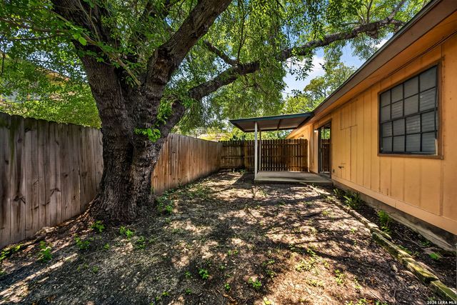 208 BEXAR DR, San Antonio, TX 78228