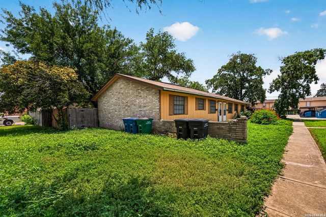 208 BEXAR DR, San Antonio, TX 78228