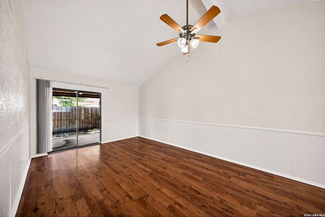 208 BEXAR DR, San Antonio, TX 78228