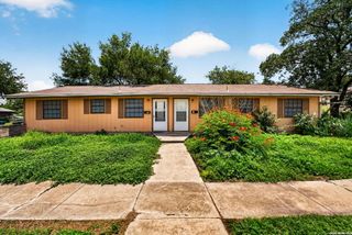 208 BEXAR DR, San Antonio, TX 78228