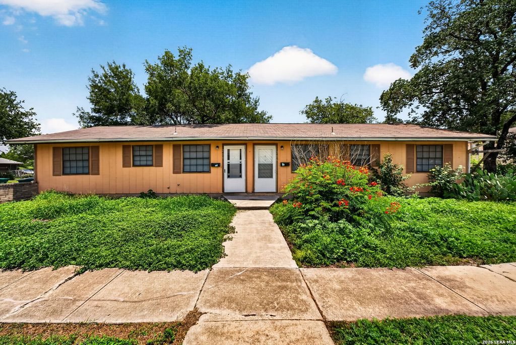 208 BEXAR DR, San Antonio, TX 78228