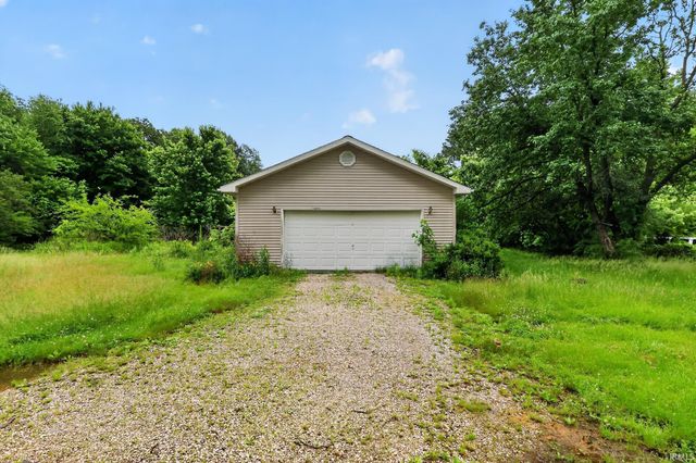 812 S 1250 E, Loogootee, IN 47553