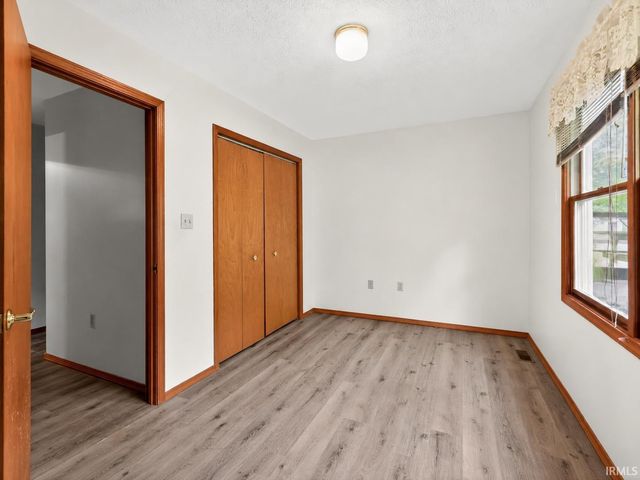812 S 1250 E, Loogootee, IN 47553
