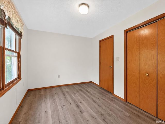 812 S 1250 E, Loogootee, IN 47553