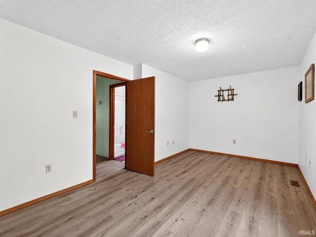 812 S 1250 E, Loogootee, IN 47553