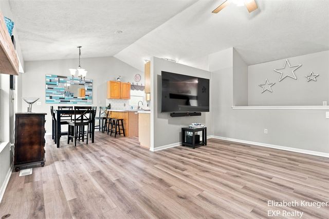 1031 Legacy Drive, Comstock Park, MI 49321