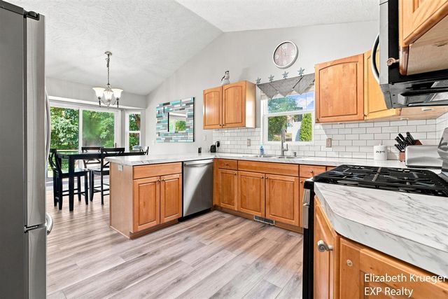 1031 Legacy Drive, Comstock Park, MI 49321