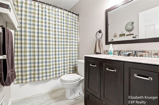 1031 Legacy Drive, Comstock Park, MI 49321