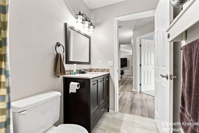 1031 Legacy Drive, Comstock Park, MI 49321