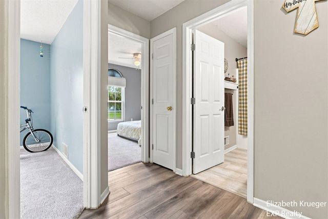 1031 Legacy Drive, Comstock Park, MI 49321