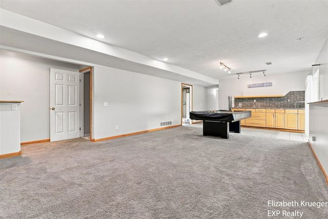 1031 Legacy Drive, Comstock Park, MI 49321