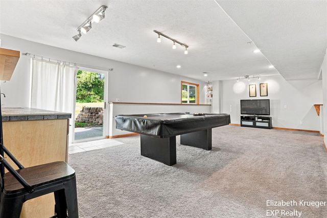 1031 Legacy Drive, Comstock Park, MI 49321