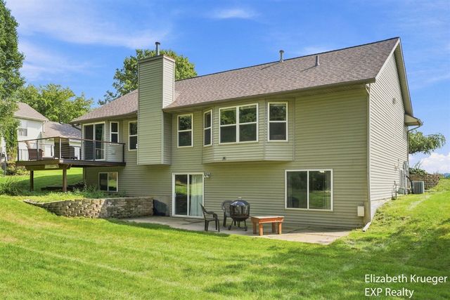 1031 Legacy Drive, Comstock Park, MI 49321
