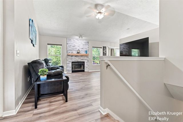 1031 Legacy Drive, Comstock Park, MI 49321