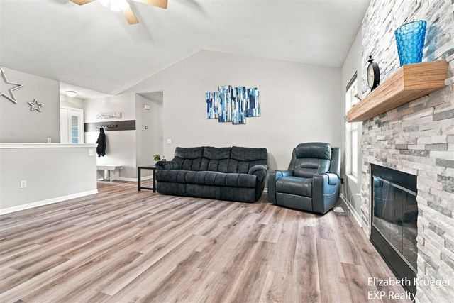 1031 Legacy Drive, Comstock Park, MI 49321