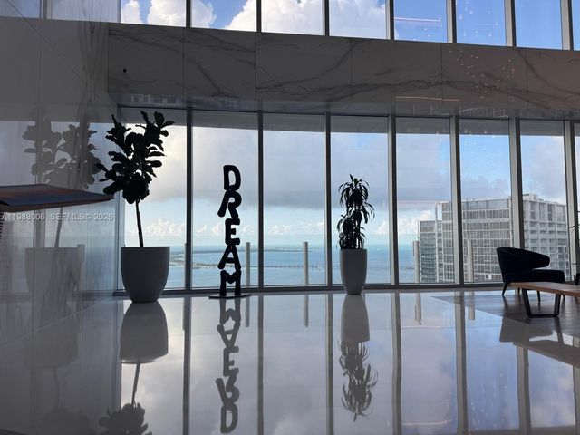 300 Biscayne Boulevard Way 1808W, Miami, FL 33131