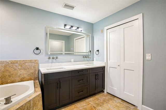 565 CRYSTAL DRIVE, Madeira Beach, FL 33708