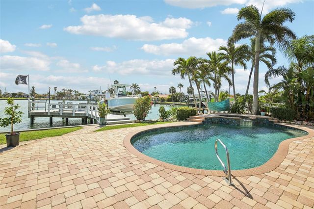 565 CRYSTAL DRIVE, Madeira Beach, FL 33708