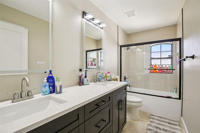 565 CRYSTAL DRIVE, Madeira Beach, FL 33708