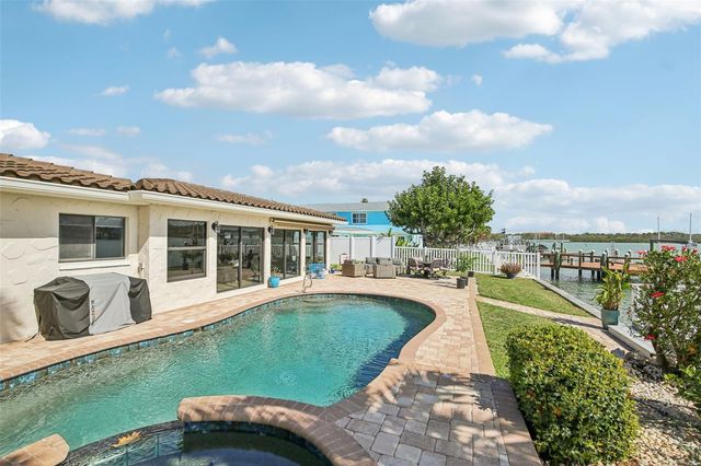 565 CRYSTAL DRIVE, Madeira Beach, FL 33708