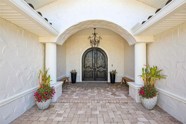 565 CRYSTAL DRIVE, Madeira Beach, FL 33708