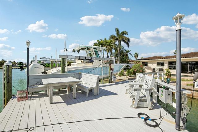 565 CRYSTAL DRIVE, Madeira Beach, FL 33708