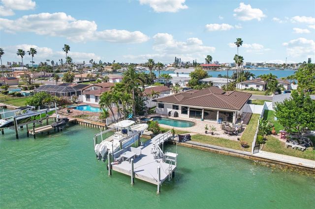 565 CRYSTAL DRIVE, Madeira Beach, FL 33708