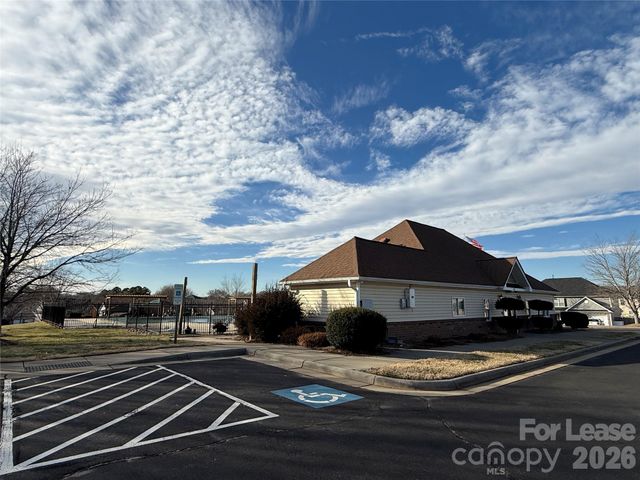 203 Almora Loop, Mooresville, NC 28115