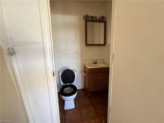 3014 Gilbert Street, Winston-salem, NC 27107