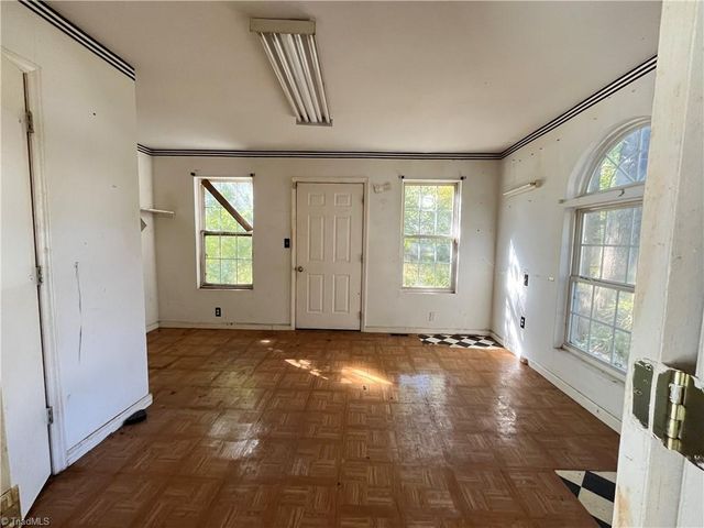 3014 Gilbert Street, Winston-salem, NC 27107