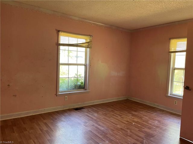 3014 Gilbert Street, Winston-salem, NC 27107