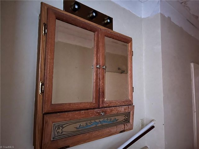 3014 Gilbert Street, Winston-salem, NC 27107